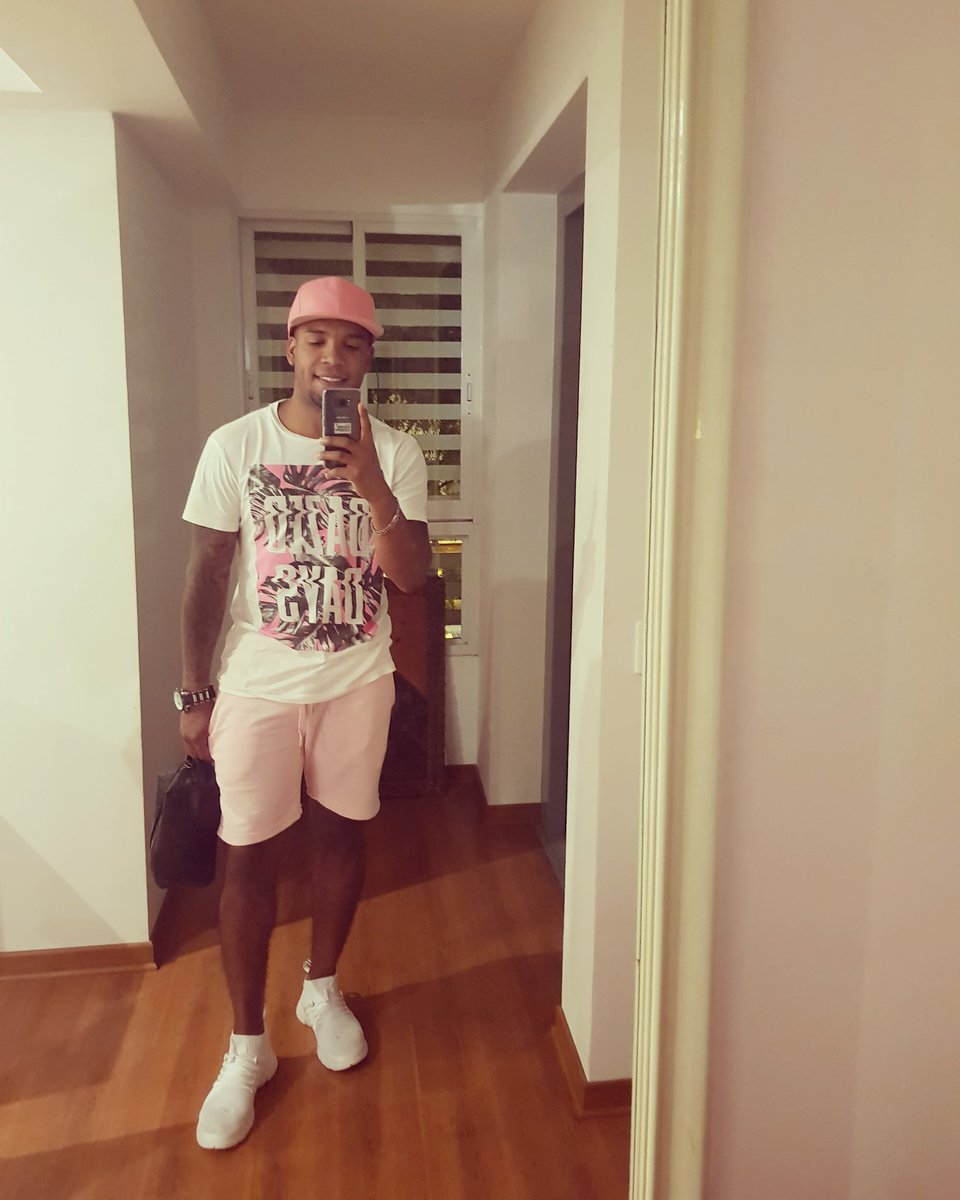 CesarTavara10's tweet photo. 😎🤗😉😘 https://t.co/i2O1eAxuJe