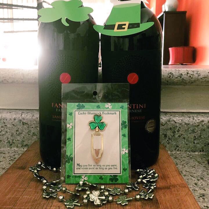 KitchenSprout's tweet photo. #Toronto Get Your #IrishFare☘️ .@dilisos located in @StLawrenceMkt #CornedBeefBrisket #PorkBelly #CubedLamb #StewingBeef #DoubleBeerSausage .@dilisos #AlwaysFresh #LocallyRaised #GrassFed #NoAntibiotics #NoHormones #ShopLocal #KissMeImIrish☘️ #CheersFromToronto☘️🍻☘️ https://t.co/H5UmJpqdFm