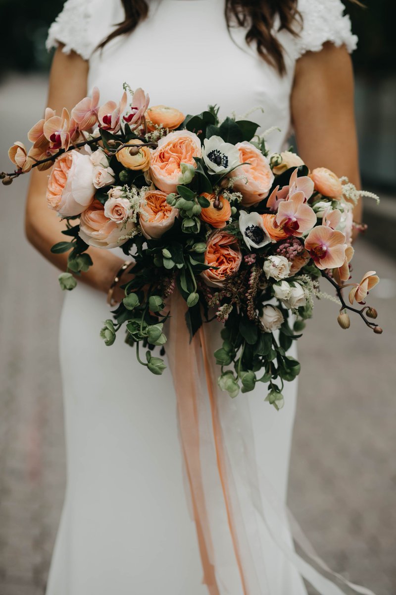 A moody bouquet to match this moody #socal weather! 
Photo: Luna Weddings Photography 
#weddingplanner #sandiegowedding #temeculawedding #socalwedding #weddingbouquet #weddingflowers #bouquetinspiration #wedding #weddings #weddingplanners #socalweddingplanner