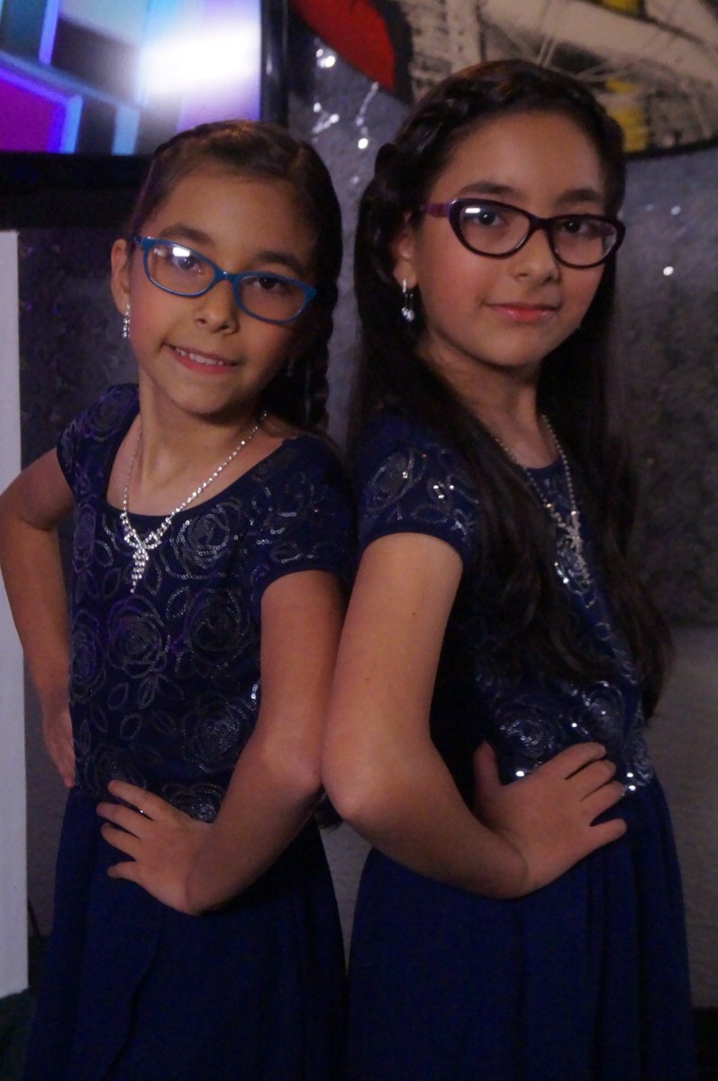 TuSaltoALaFama's tweet photo. ▶️Las hermanas "Anabell y Rosibell García" se presentan nuevamente hoy en el gran escenario de #TuSaltoALAFamaEnTVES y todo gracias a tu excepcional apoyo. https://t.co/wgE9Kn9sqr