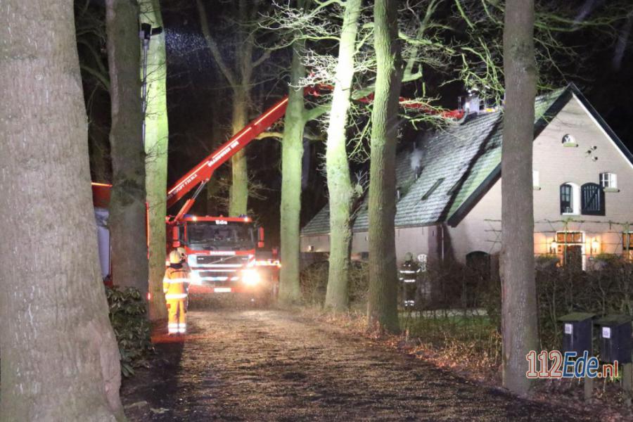 🚨 Kleine schoorsteenbrand bij woning aan de Meulunterseweg 112.press/QLJzWz #Lunteren #112Ede https://t.co/ZiVTrh7D4R