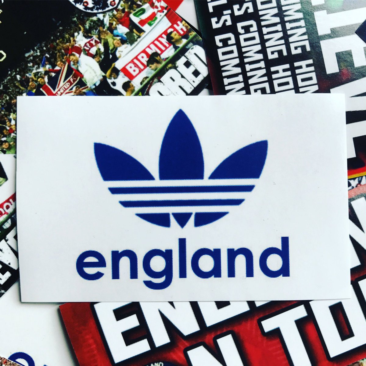 englandstickers's tweet photo. Giving away 2 sets of Stickers for Holland Away. Retweet this &amp; follow us to enter 👍 winner announced Monday. 

Stickers can also be bought from https://t.co/t2nEEvszCJ  #followenglandaway https://t.co/4t7yu4zvkC