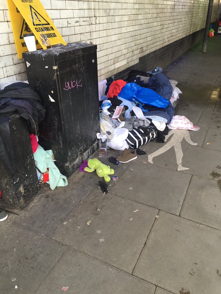 pushyprmummy's tweet image. This is what we walk past every day and have done for 3 years. @ashaikhn7 @IslingtonBC @jeremycorbyn