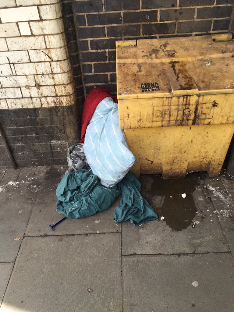 pushyprmummy's tweet image. This is what we walk past every day and have done for 3 years. @ashaikhn7 @IslingtonBC @jeremycorbyn