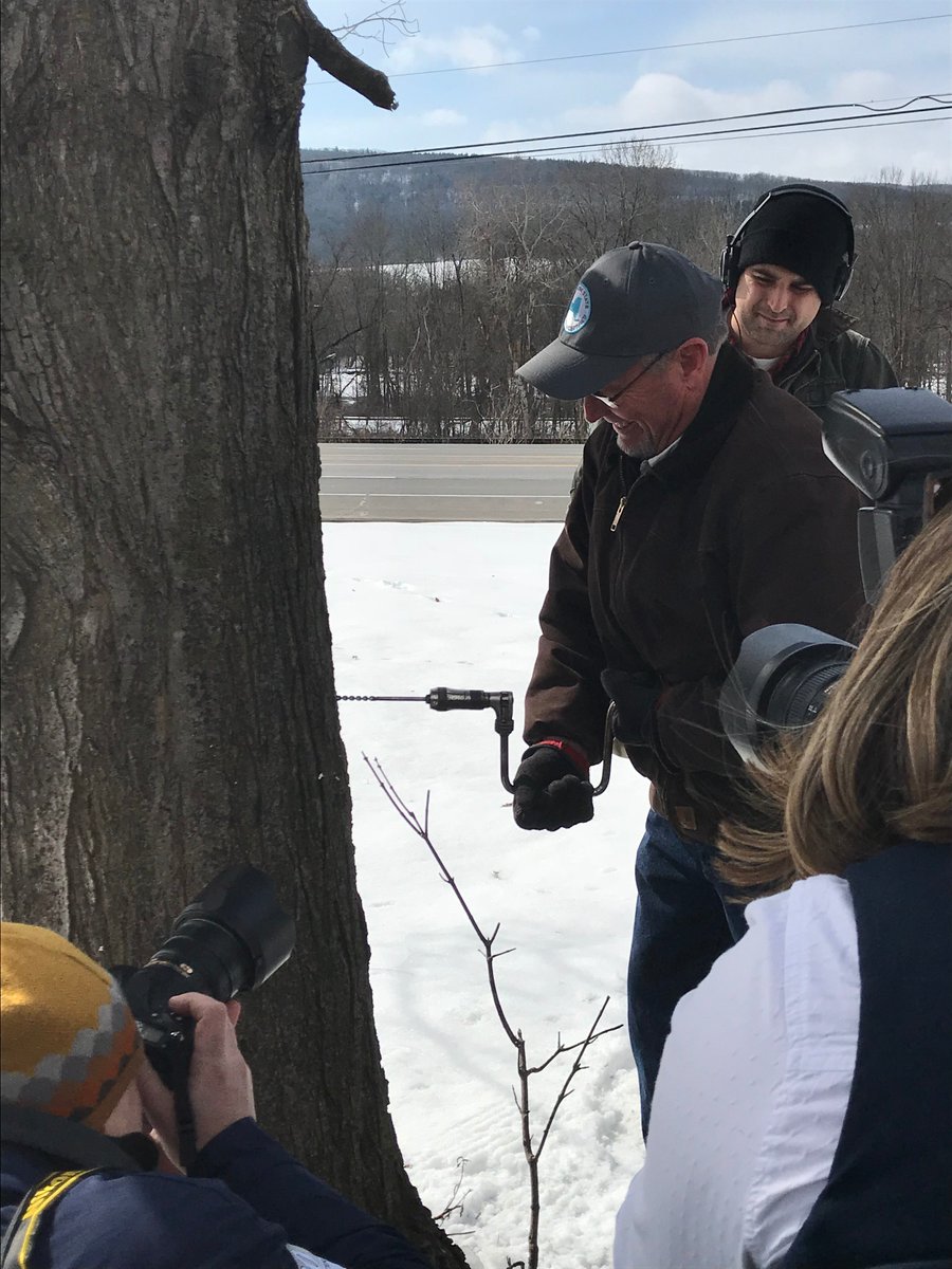 nyagandmarkets's tweet photo. Commissioner Ball was honored to kick off #MapleWeekends today @RiversideMaple in Glenville. It is just one of nearly 200 NY maple businesses hosting events March 17-18 and March 24-25. #NYMaple #MapleSyrup #NYAg Find out more: https://t.co/G26IptJRnl https://t.co/6OoWP17NjC
