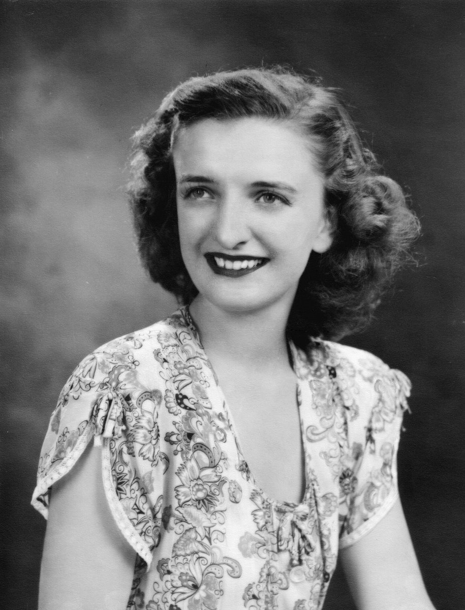 chancerides's tweet photo. Absolutely Stunning! #RIPMarge #FlashbackFriday https://t.co/hzWkX5Yfez