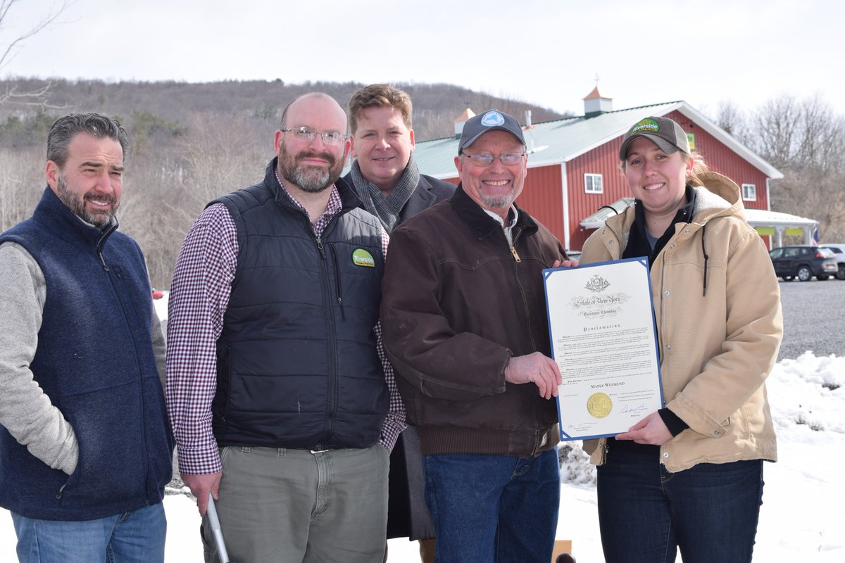 nyagandmarkets's tweet photo. Commissioner Ball was honored to kick off #MapleWeekends today @RiversideMaple in Glenville. It is just one of nearly 200 NY maple businesses hosting events March 17-18 and March 24-25. #NYMaple #MapleSyrup #NYAg Find out more: https://t.co/G26IptJRnl https://t.co/6OoWP17NjC