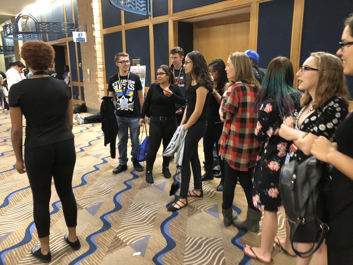 troupe_4376's tweet image. Having a great day in Tampa!! Making memories and new thespian friends😊