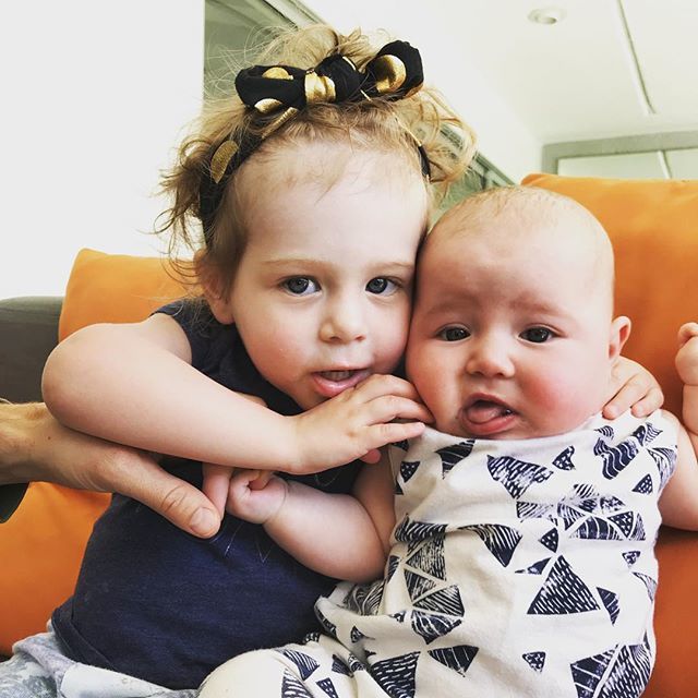 r_polan's tweet photo. This sums up Willow’s life so far. #essenrose #willowaden #thescroggysisters https://t.co/FtTuNXRg1p