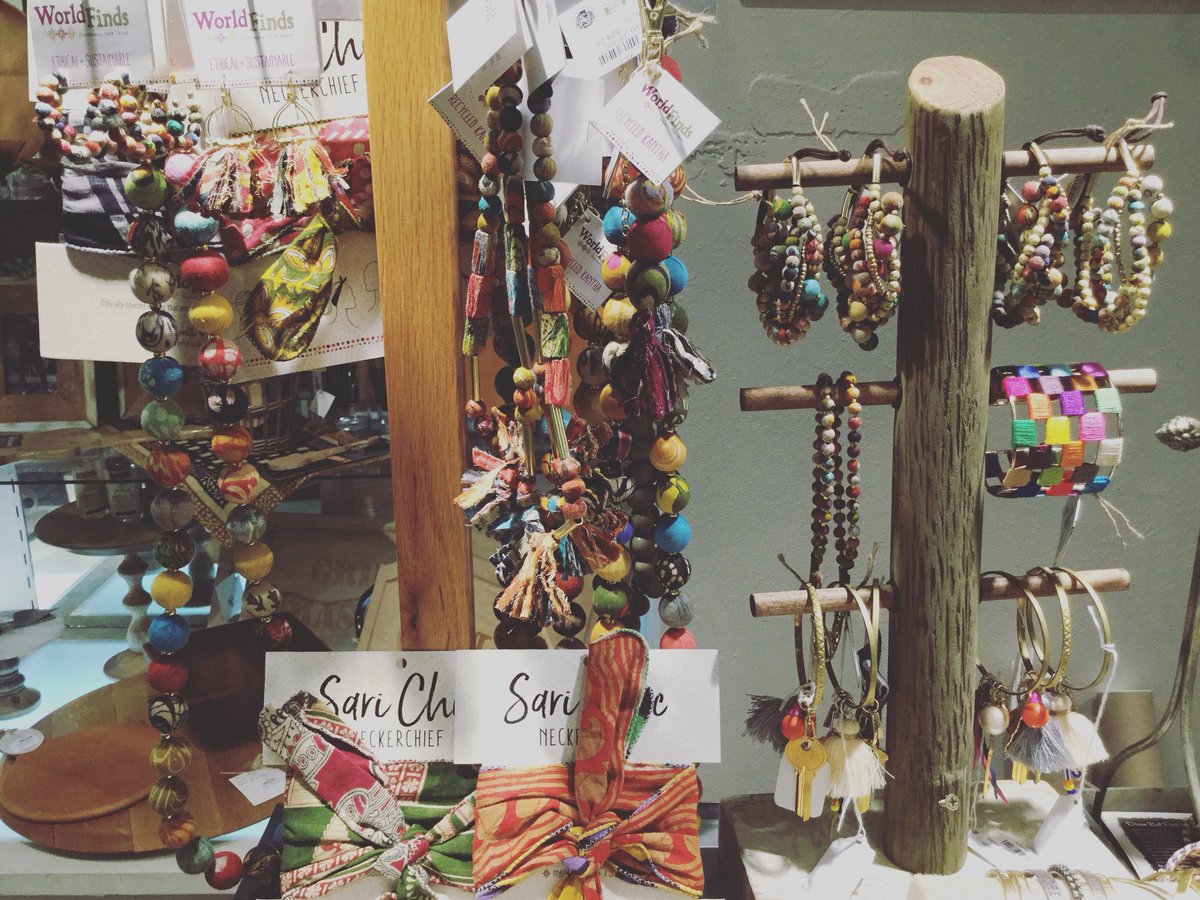 ReedsTupeloMS's tweet photo. New jewelry from World Finds in our Gift Shop! Great gift ideas! #worldfinds #shoplocal #shopreeds #reeds1905 https://t.co/eY6YtYrwLC