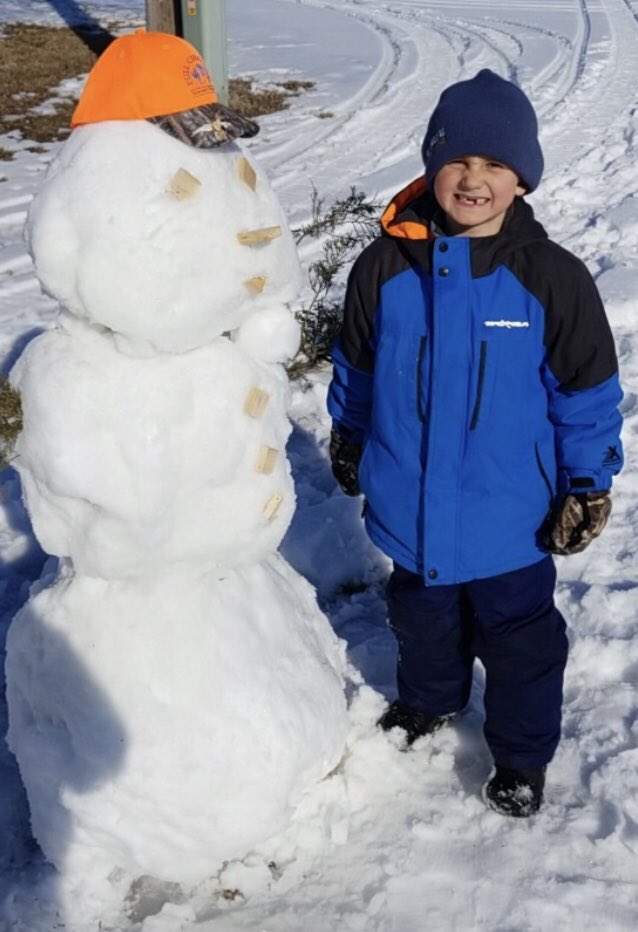 FullCircleAg's tweet image. You can’t build a snowman without the perfect accessories #CapGoals #TeachEmYoung  📷@t78satrang