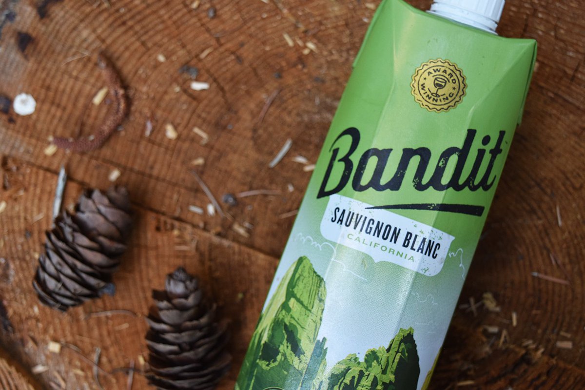 Spending your St. Patty’s day in the outdoors? You’re in luck! Bandit loves to explore with you. ☘