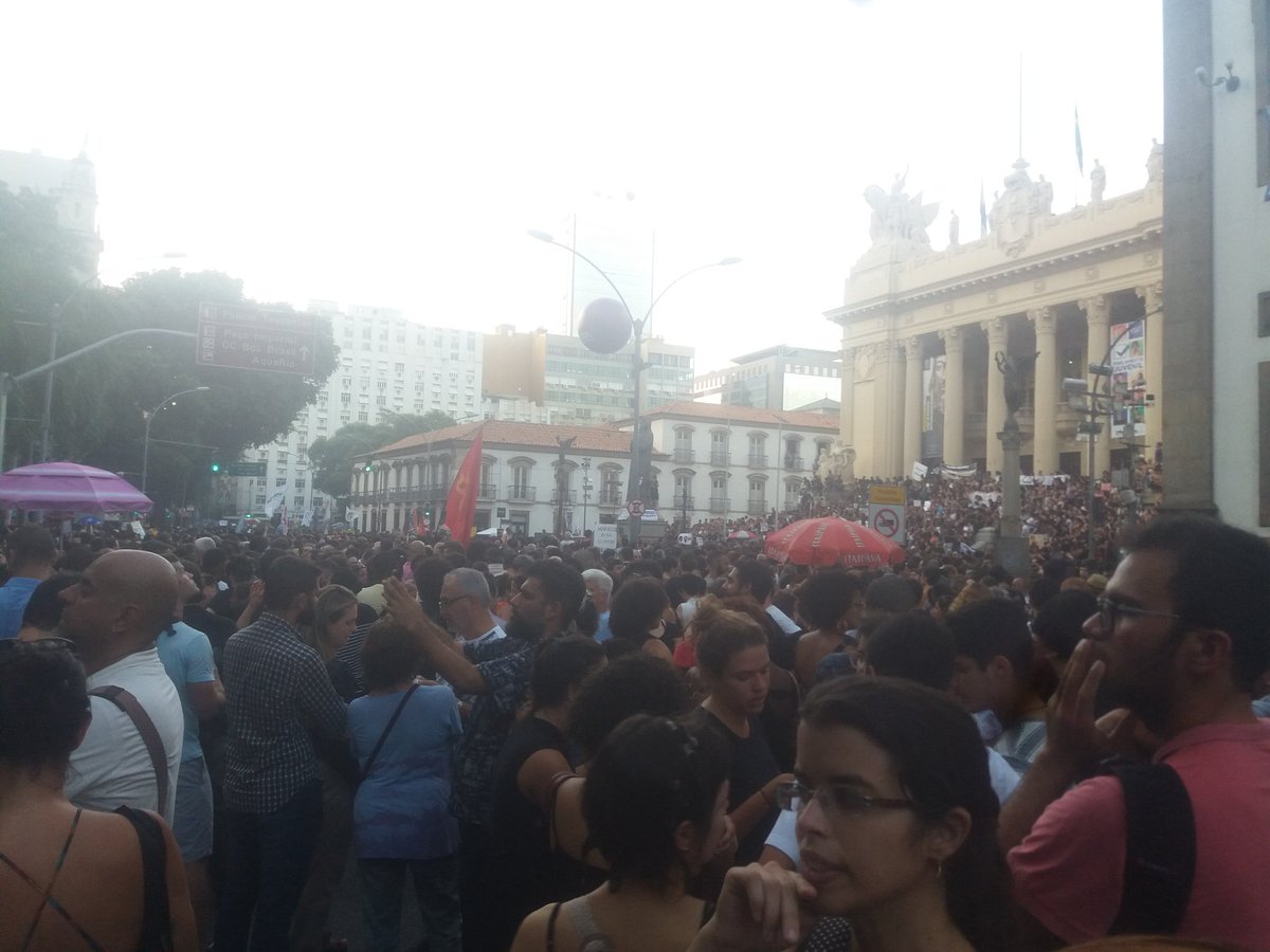 AlciReis's tweet photo. @CiraodoCerrado #progressistasegueprogressista vamos pra luta👊👊👊 https://t.co/7iLouO39nY