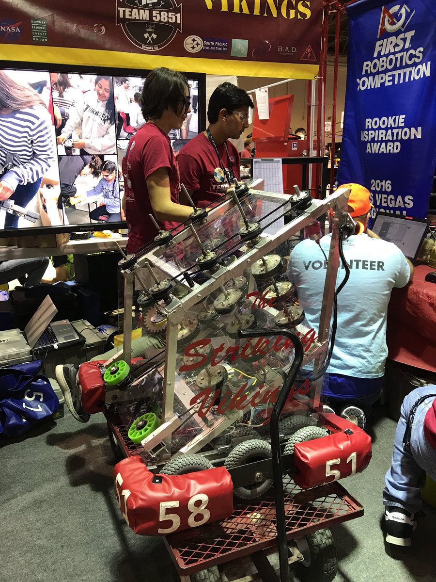 Team5851's tweet photo. 7 hours in and still hard at work!!! LETS GO TEAM 5851!!!!❤️💛❤️💛 https://t.co/C3ur8GX3Sp