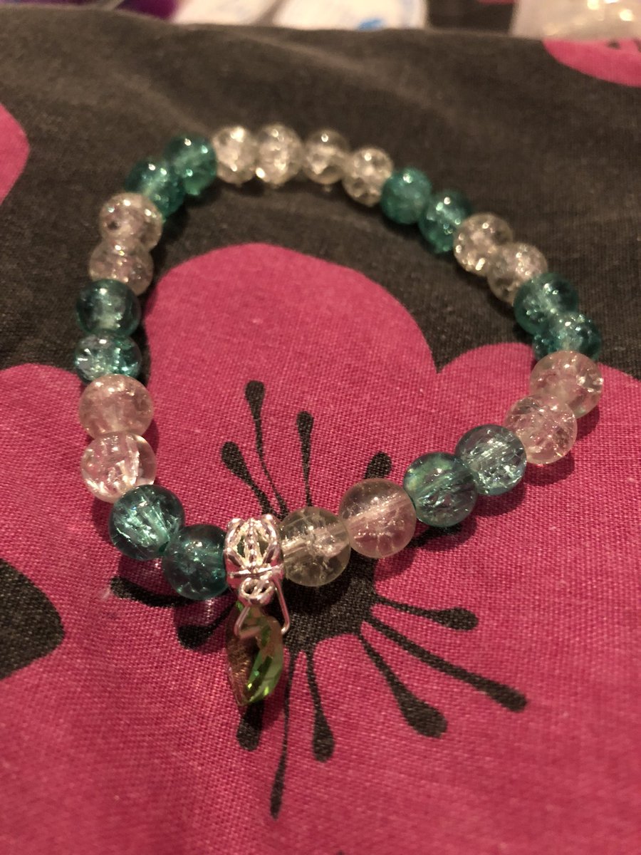CraftyGoodness_'s tweet photo. Busy bee 🐝🐝😂 #Crochet #JewelleryMaking #StretchBracelet #CharmBracelet #Earrings #CrochetHat #CrochetScarf #Crafting #Handmade https://t.co/nfqFA31Jh4