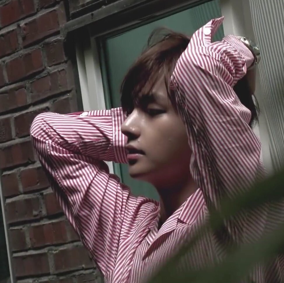 Honnestly don't care abt y'all advices , this is the best photoshoot that taehyung ever had #V  #뷔
