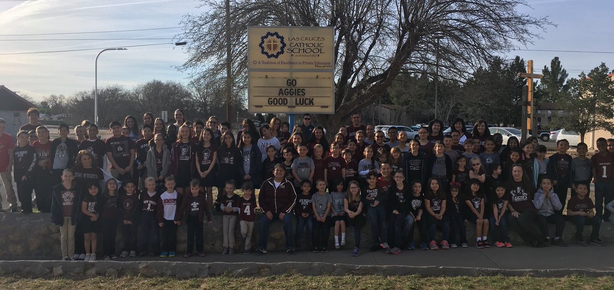 MarioMocciaNMSU's tweet image. Courtesy of former @NMStateWBB star Connie Limon and Principal of Holy Cross &amp;amp; St Mary’s HS thanks for the @NMStateMBB @NMStateAggies support!!!!