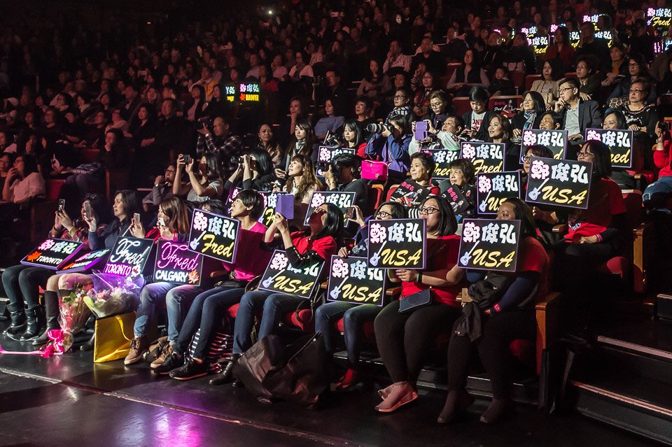 riverrockae's tweet photo. 3月12日當晚河石大劇院好多人喔! 您看到自己了嗎?
#FredCheng #鄭俊弘 #fans #fansclub #wow #huge #crowd #riverrock #riverrockshowtheatre #liveattherock #riverrockcasinoresort #richmondbc #bc #vancouver #canada https://t.co/Y53S8iu0Dl