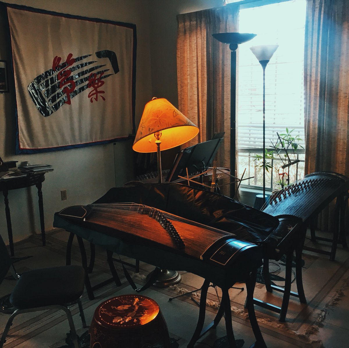kaylabriet's tweet photo. many warm feelings from today’s visit to Ms. Shao here in austin 🌼 she played for us in her home... an honor that this will be the guzheng I will be caring for and playing this weekend here for my first showcase at sxsw. *heart is happy*🌟 https://t.co/DOsNz4FInR