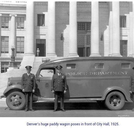 THELESAZ's tweet photo. What a great photo! Almost 100 years ago! WOW!
#evolutionofPD
#backthebadge
#policeofficersforever
#bluelinebrave https://t.co/zJq6mTlzh7