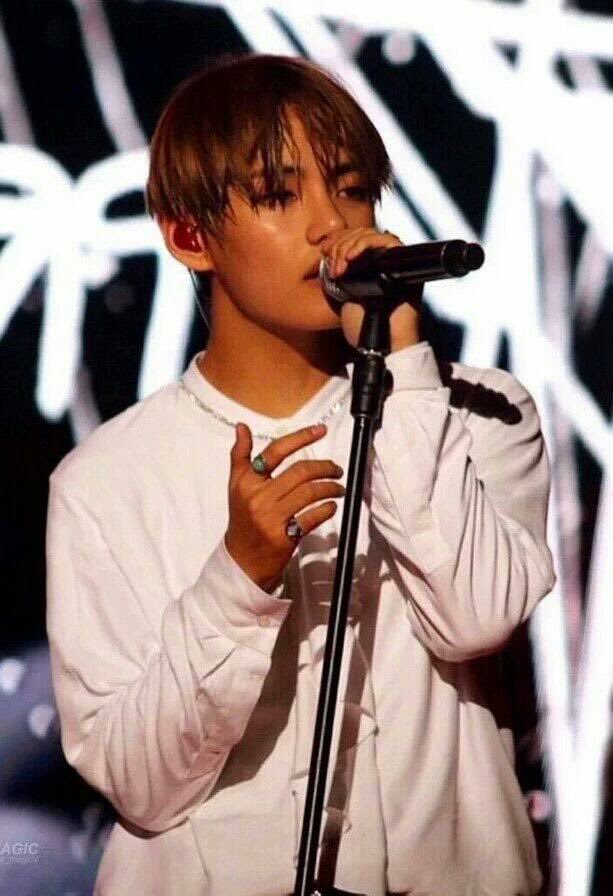 This performance was iconic #V  #뷔