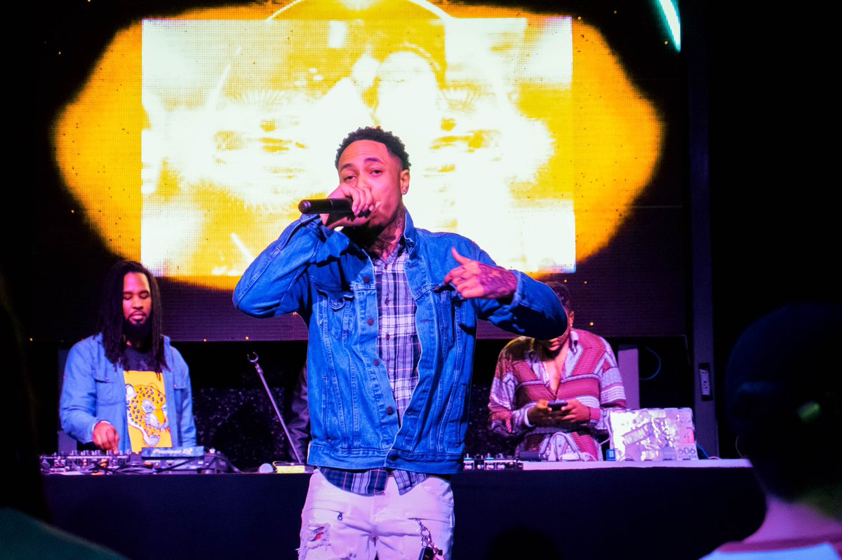 itsthedrill's tweet photo. DRILL By Southwest #DRILLXSW💥
#SXSW 🎤 @geauxYella 
🔩🔩🔩
📸 by @jonzevishun https://t.co/0c5rtokSoL