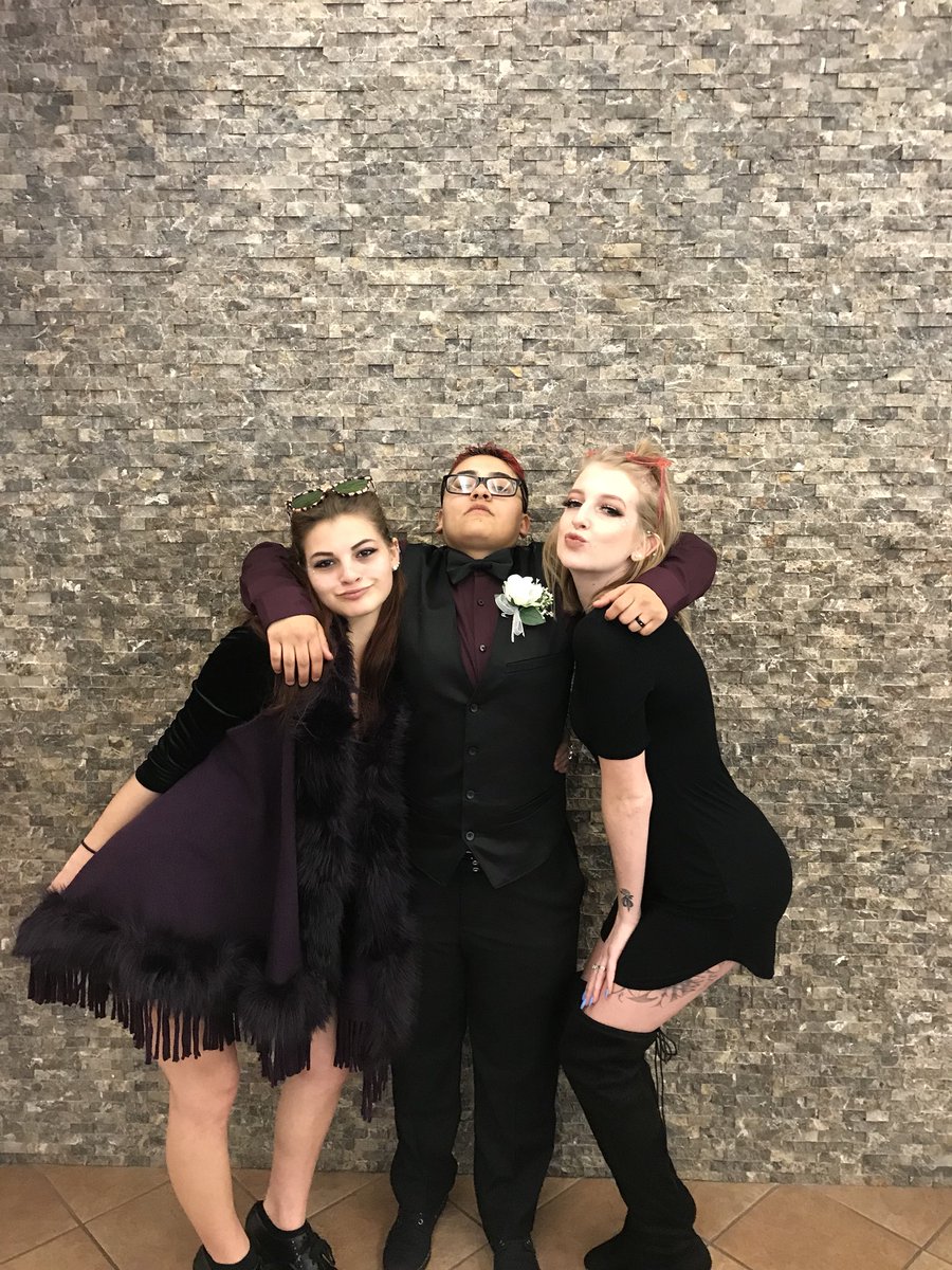 whiteputaaa's tweet photo. My bitch got married today #targetsquad https://t.co/sBf8dtS453