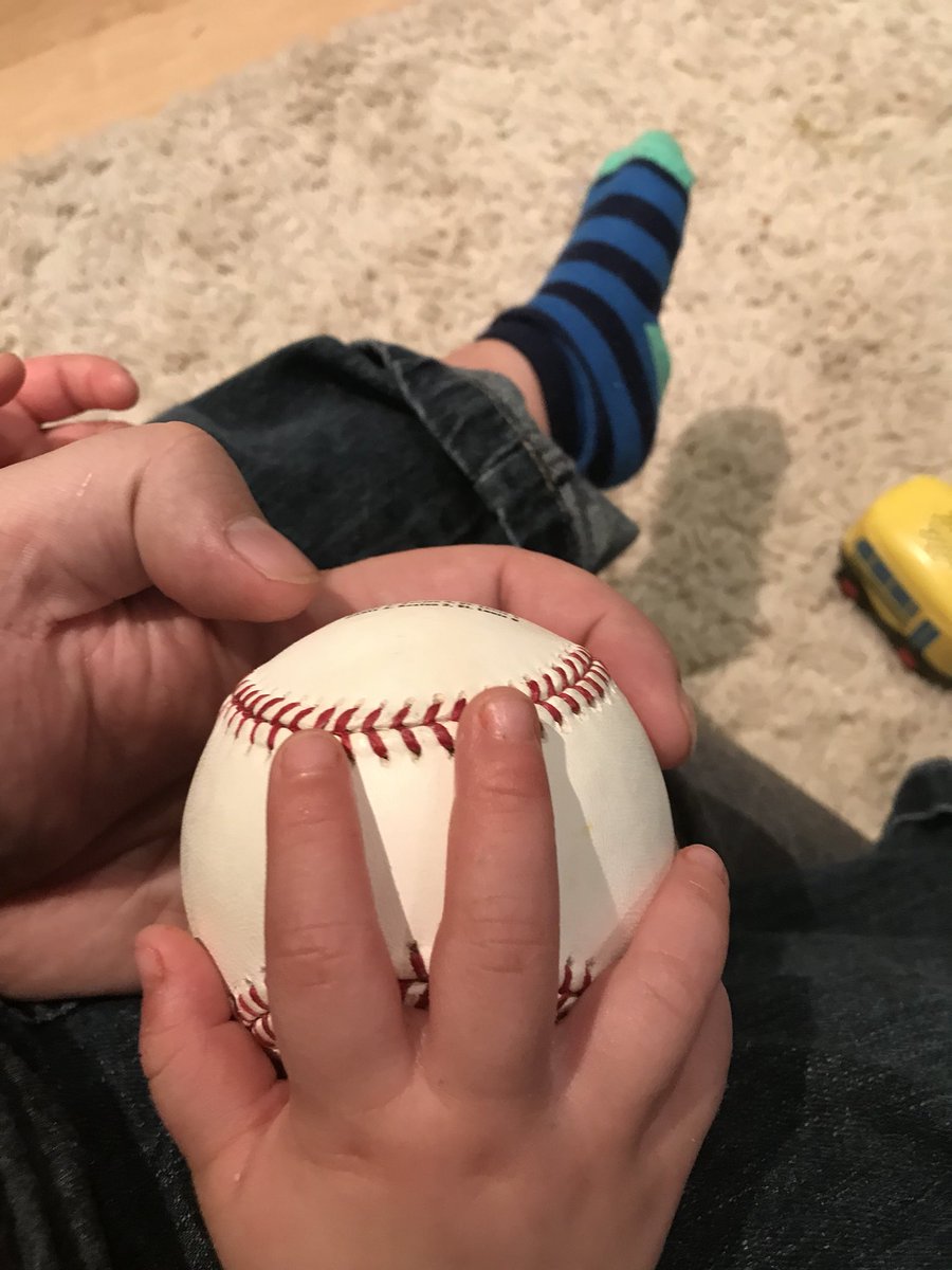 rcolbymark's tweet photo. Working on grips with the boy. #twoseam #fourseam #circlechange #curveball https://t.co/t2yhwUnIFS