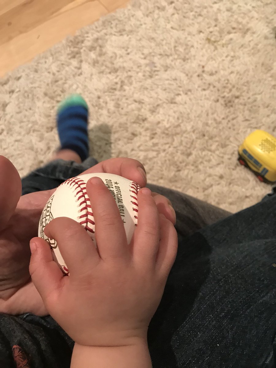 rcolbymark's tweet photo. Working on grips with the boy. #twoseam #fourseam #circlechange #curveball https://t.co/t2yhwUnIFS
