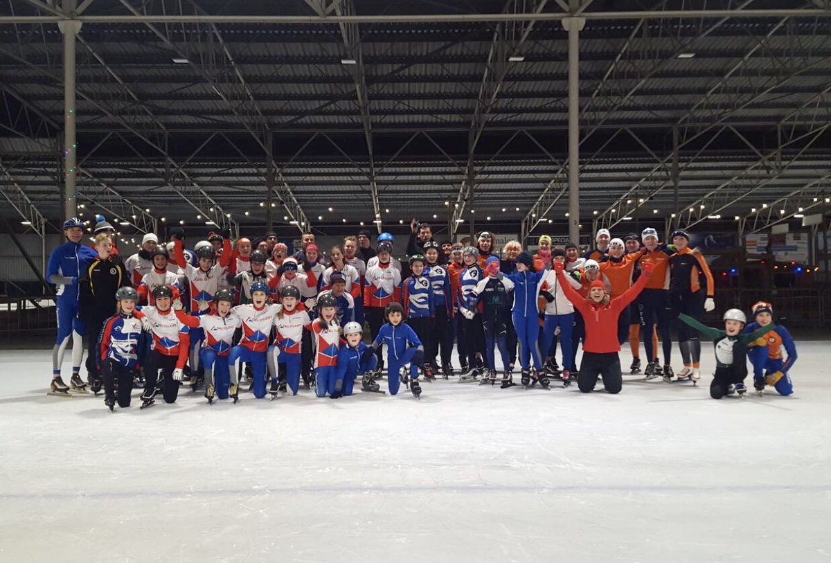 Seizoensafsluiting <a href="/Deltalent/">Deltalent</a> schaatsen. Mooi met al die Bredase talentjes op het ijs samen met lokale held <a href="/gianniromme/">Gianni Romme</a> die gasttraining kwam geven. #talentontwikkeling #breda #brabant #verbinden #samenwerken #deltalent
