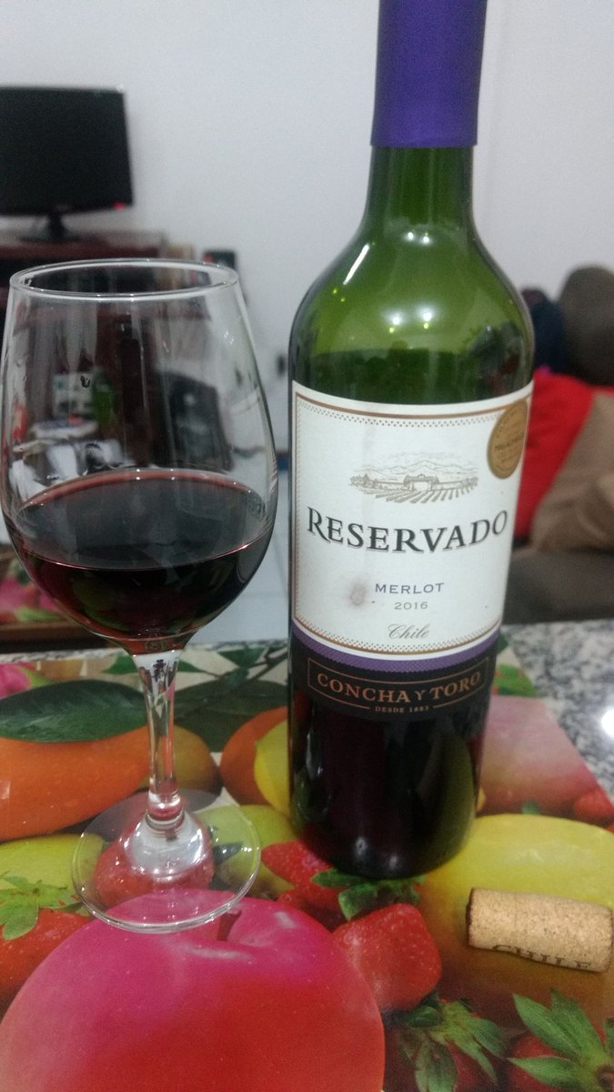 lidisilveira's tweet photo. ...es el vino un compañero en quien se puede confiar... 🍷🍷🍷#WineLovers #WineTerapy https://t.co/kbwihRQGvY