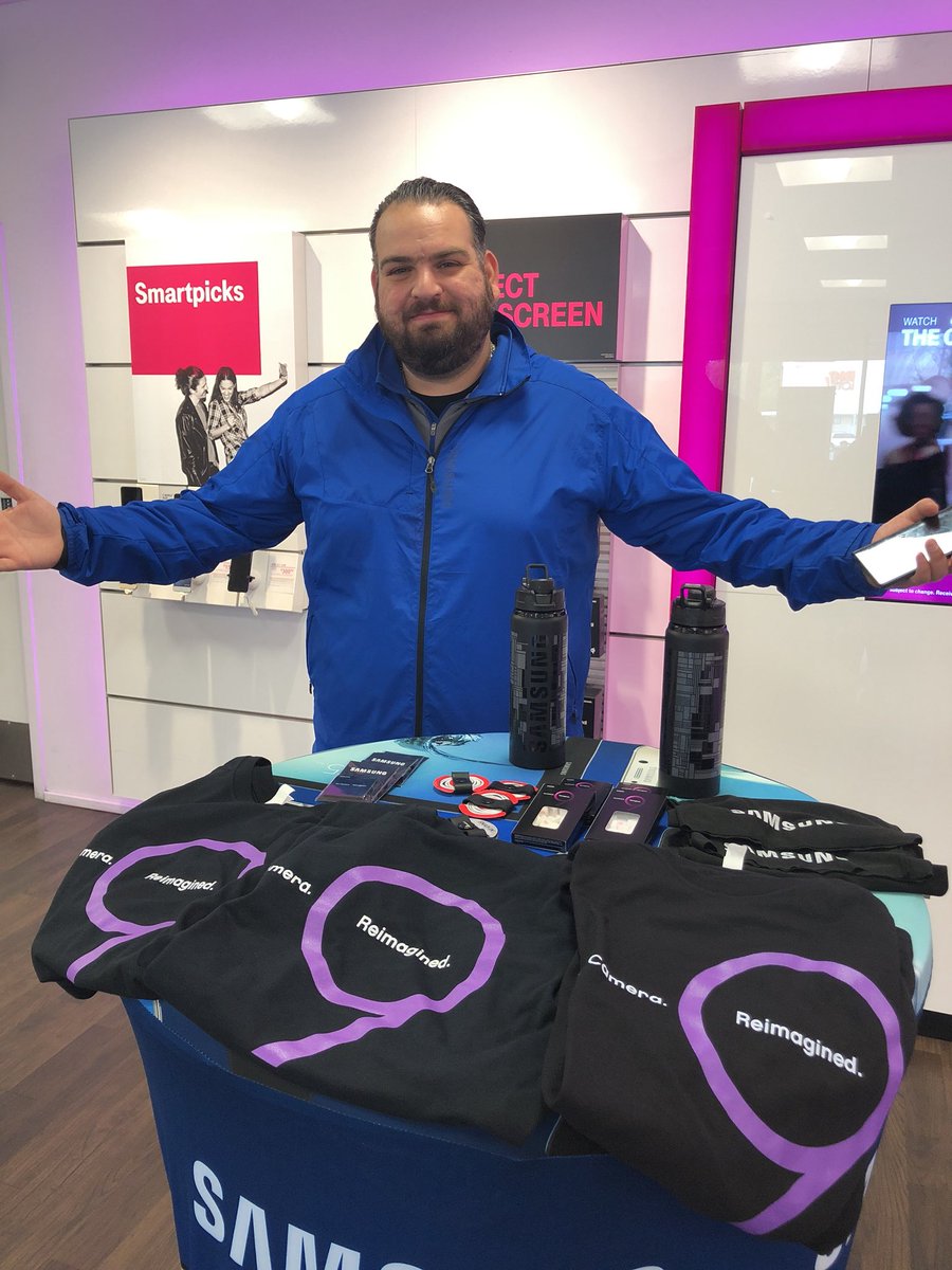 TMwirelesspasad's tweet photo. Samsung launch day!!! Samsung in the House!!! @TMW_Team @SamsungMobileUS @jammie77218217 @SethNewman89 https://t.co/xX5nIHawdD