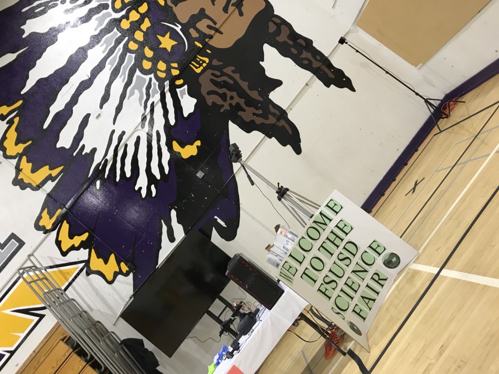 FSUSDVR's tweet photo. Getting set up at the @FairfieldSuisun Science Fair! Come on down and check it out! Lots of great projects! #FSUSD #FSUSDVR https://t.co/yGU53aDqzp