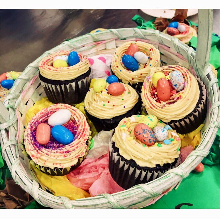 MsZielinskiMHS's tweet photo. Thank you judges for your time and support! I was a very proud teacher today. #cupcakewars #WeAreMehlville #mhsfoodie https://t.co/jXBa3IZSgg