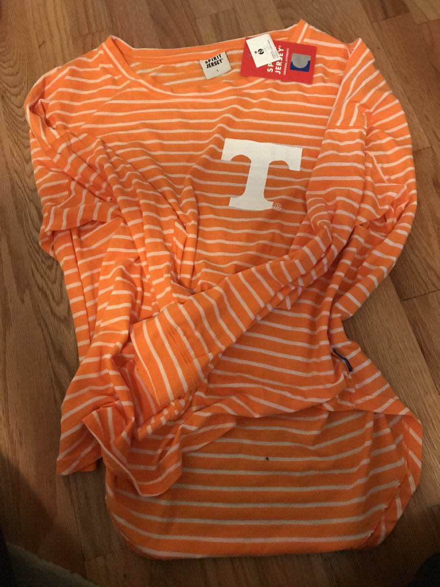 _ayeli_'s tweet photo. When you get a care package from #JerryColquitt βs mom! She knows itβs tough in the hinterlands and wanted to make sure I was all set to support @vol_hoops and @LadyVol_Hoops ! π
#MarchMadness #GBπ https://t.co/uXZg4yWmUO