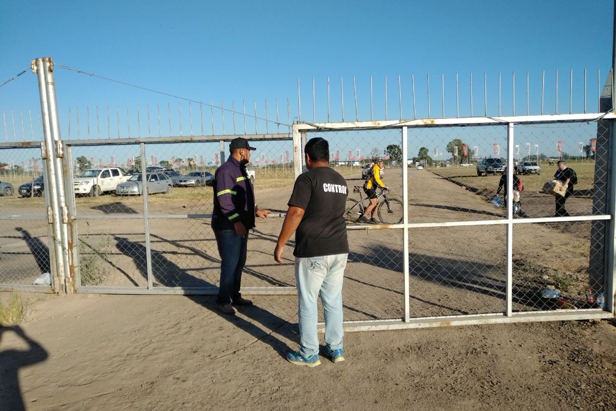 SutcapraOk's tweet photo. SUTCAPRA PRESENTE EN LA EXPOAGRO 2018 👏👏

Los compañeros de la bolsa de trabajo del sindicato participaron en la exposición agrícola ganadera más grande de Latinoamérica, realizada desde el 13 al 16 de marzo en San Nicolás. #SUTCAPRACrece https://t.co/teA45uxS4H