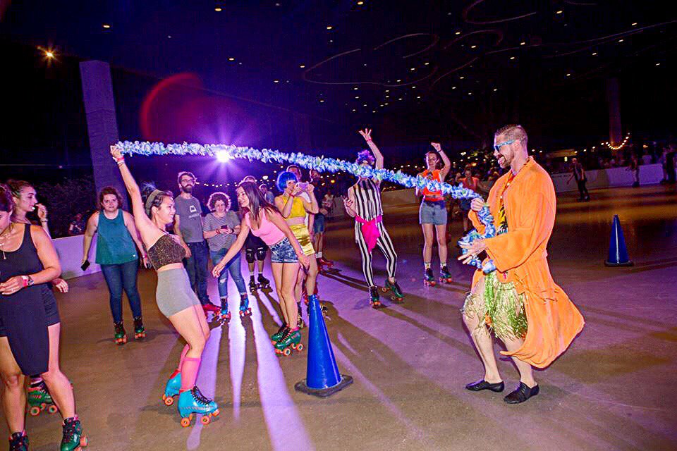 Yayyyyy it’s Friday!!! #flashback to this amazing night! We are seriously going through withdrawals and can not wait till this is our Friday night norm!🌸 #tgif #dreamlandrollerdisco #friday #friyay #disco #rollerdisco #lolastar #fun #nyc #newyork #brooklyn #summernights #roller