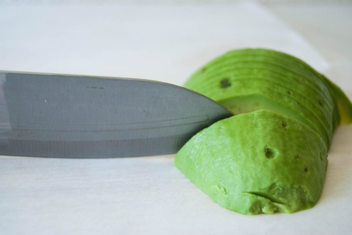 Avocado roses are simple AND delicious. buff.ly/2pkLLZd