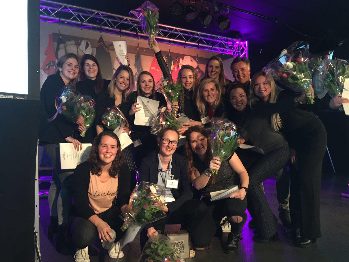 Vrouwen 1 vv Nijnsel/TVE Reclame uitgeroepen tot sportteam van het jaar! Knappe prestatie! <a href="/GemMeierijstad/">Gemeente Meierijstad</a> #sportgala <a href="/Vrouwenvoetbal_/">Vrouwenvoetbal_</a> <a href="/KNVBZuid2/">KNVB Zuid 2</a>