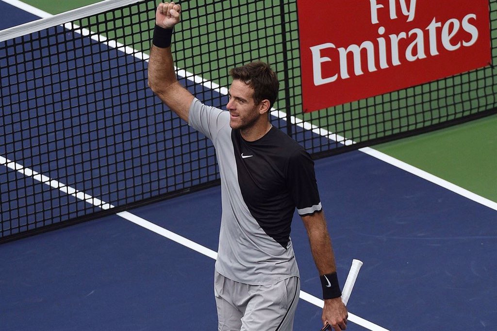 Juan Martín Del Potro superó una dura prueba ante Philipp Kohlschreiber a quien venció por 3-6 6-3 6-4 en poco más de dos horas de juego en los cuartos de final del Masters 1000 de Indian Wells. En semifinales irá ante Milos Raonic