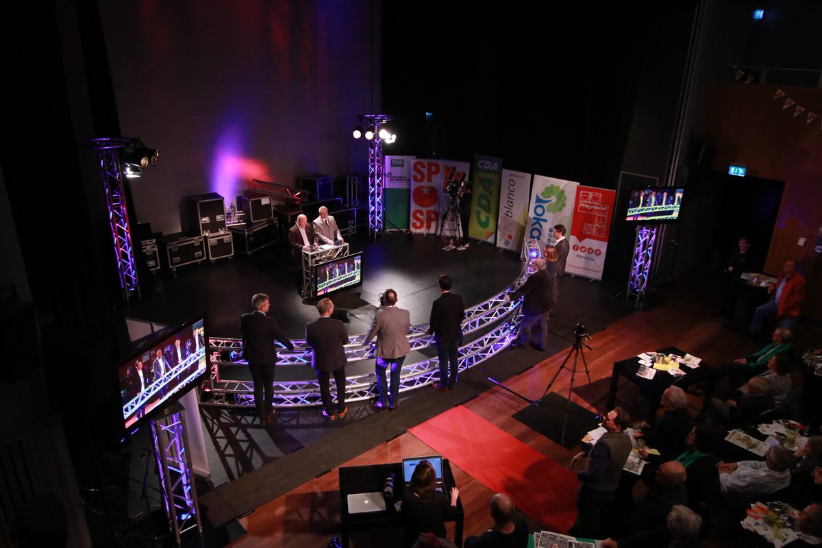 Misschien hadden <a href="/ruudoverdegrens/">Ruud Coolen v Brakel</a> en ik vanavond wel onze beste avond als debatleiders of het komt door de lijsttrekkers, dat kan ook. In ieder geval hele leuke avond gehad in Bernheze. Dank aan het hele team van Dtv voor vier geweldige avonden!