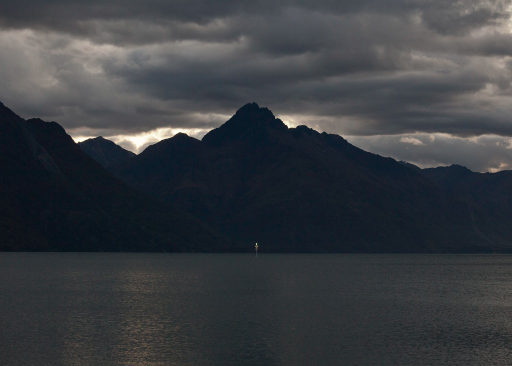 Please accept my work "Lake Wakatipu" as a little thank you note from a long-time admirer for this incredible inspiring experience and performance of SLEEP at @Aklfestival tonight, <a href="/maxrichtermusic/">maxrichtermusic</a> &amp; orchestra! Gute Nacht euch. #OneWorldSleep