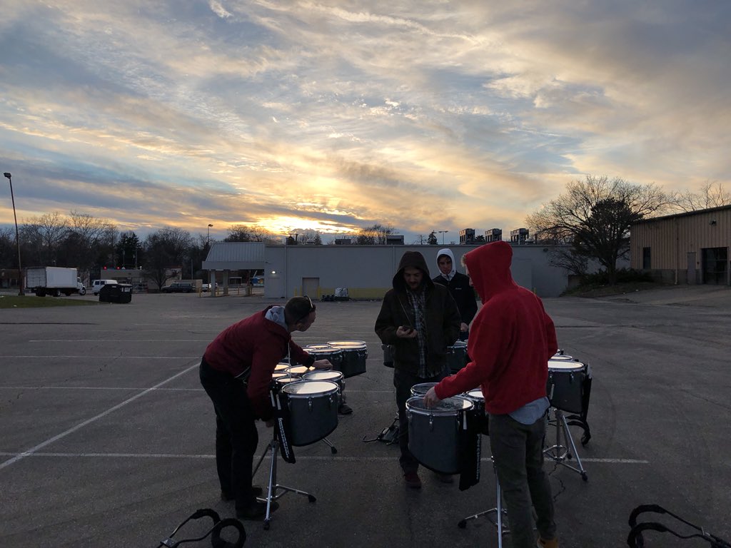 rhythmxquads's tweet photo. Getting a quick tune-skis in before subs! #quails https://t.co/ClXnf4sALR