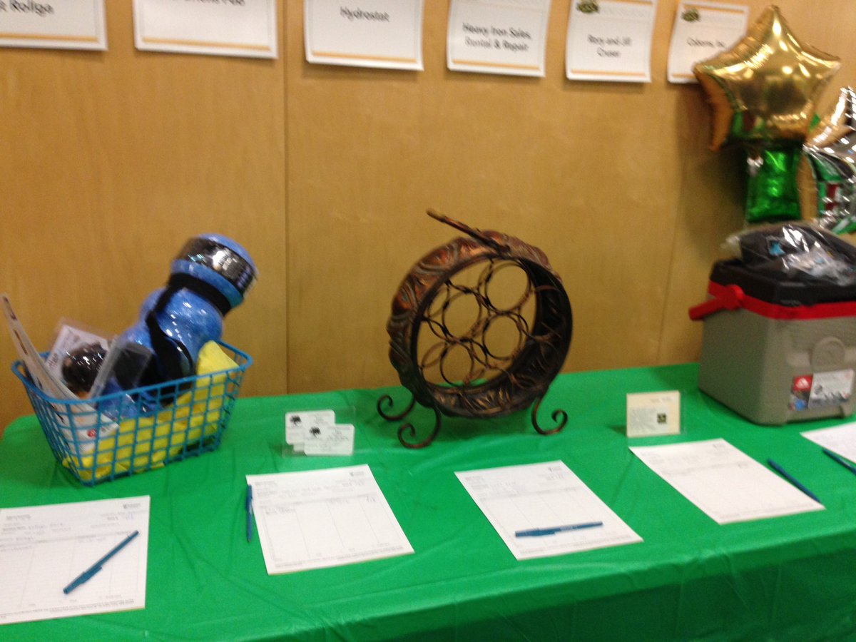 Bruceprek12edu's tweet photo. Great items on the silent auction at STARS OF THE STORM!  @isd47 https://t.co/UBif3G7vI7