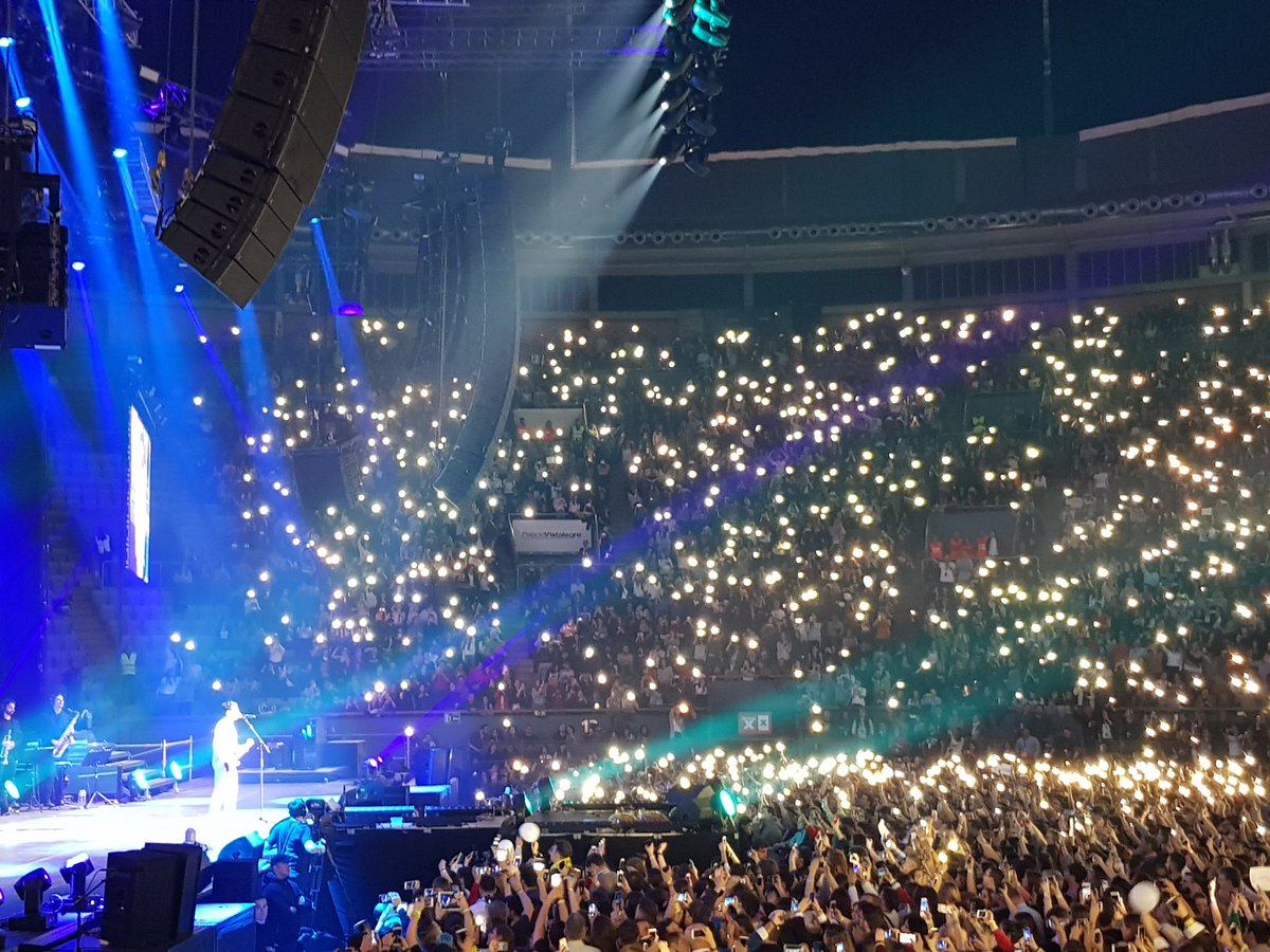 Que les sigan las luces. A todos. Eternamente.