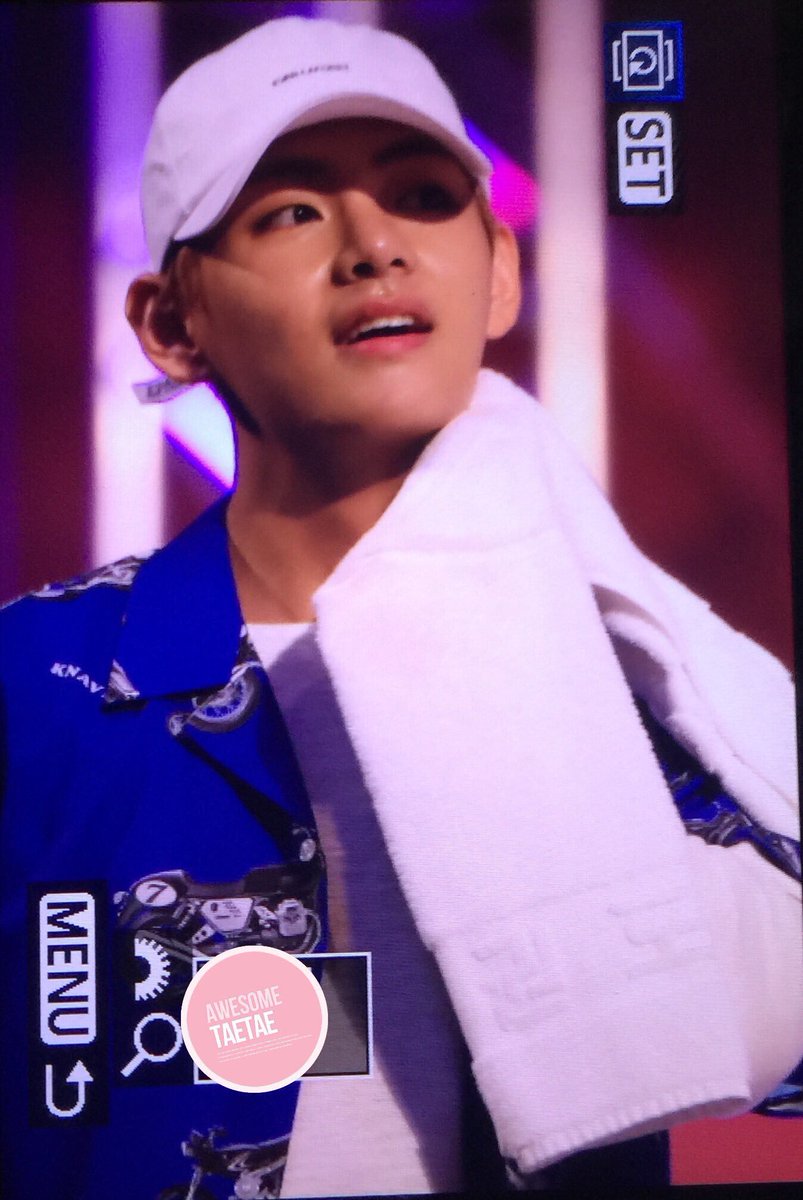 Last tan skined taehyung pics, i swear that i'll stop after these one  #V  #뷔