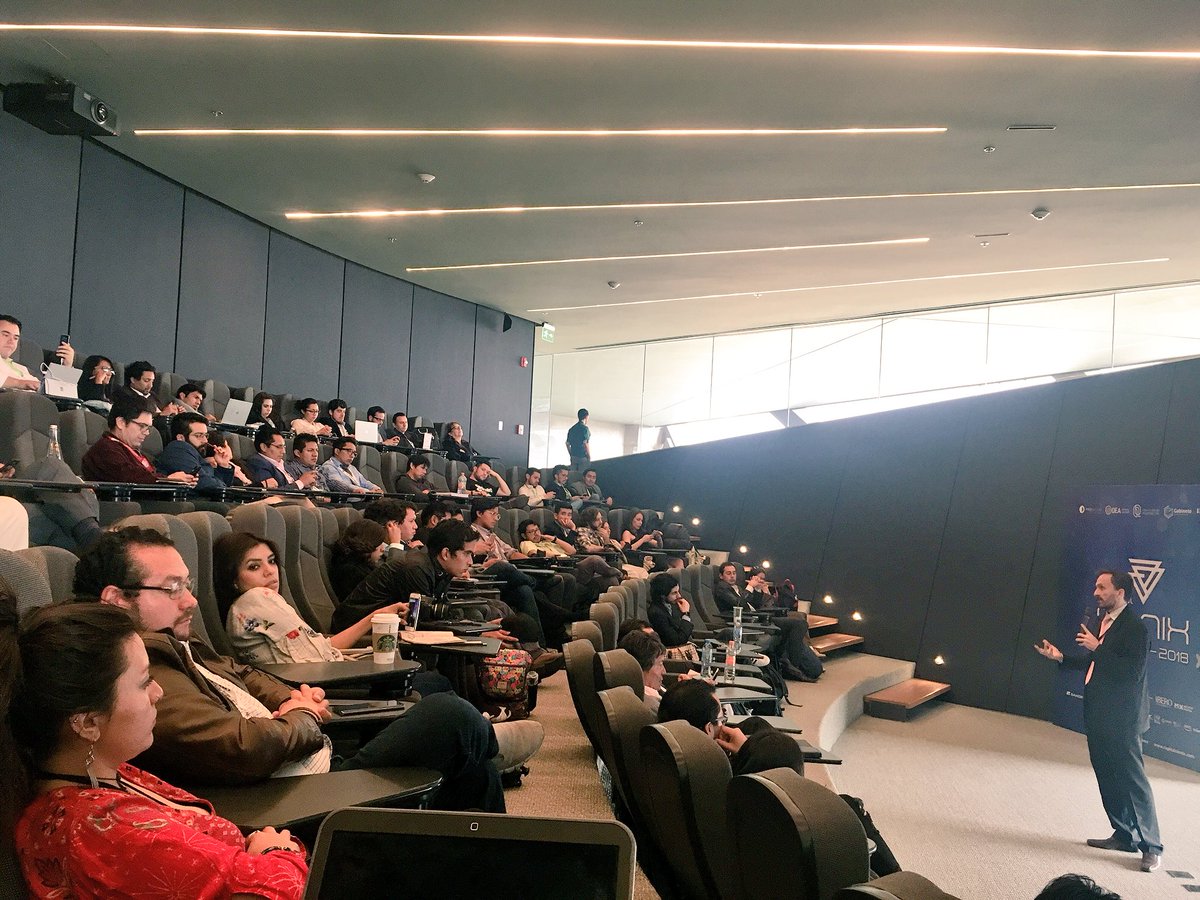 CapitalSINNIX's tweet photo. “@Mzavalagc buscará incentivar el emprendimiento y las políticas de competitividad en el país” El Lic. Demián Sánchez en representación de Margarita Zavala durante la firma del #DecálogoDeLaInnovaciónSocial en #CapitalSINNIX18 https://t.co/3EZegeJ9jf