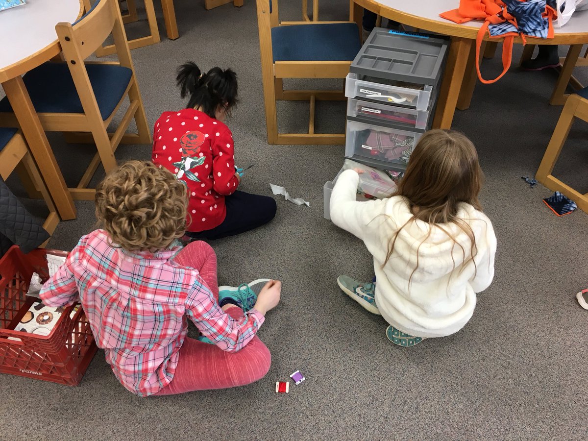 OWHolmesLibrary's tweet image. One of the library’s busiest days this year, but so much fun. Today we made instruments, embroidered, did readers’ theatre with buddies...oh, and my dad played the bagpipes at school! #holmeshawks #oakpark97 #D97librarylove #libraries97