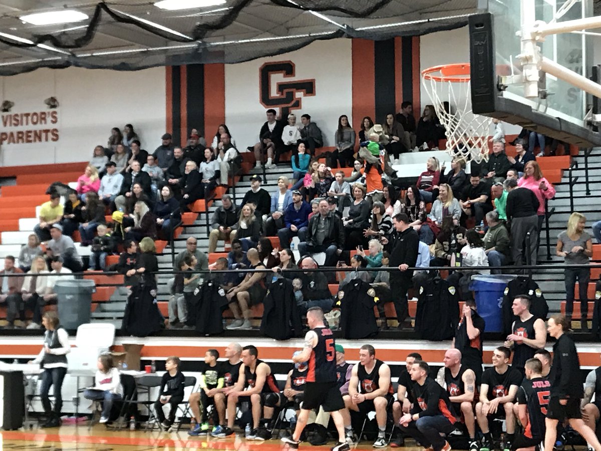 Hunt_EdLeader's tweet photo. Wow @CFHS_Classic is the place to be! #wesupportourown  #cfevs https://t.co/lz9Ll7Zflj