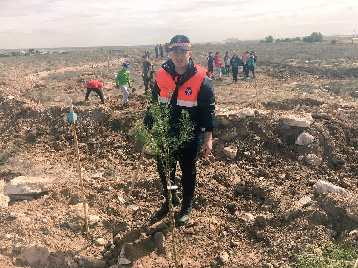 _SEMPC's tweet image. Finalizamos el día en Lorquí, encuentro benéfico a favor de Cáritas y repoblación del campo de Cartagena en Corvera. Un día espectacular sin duda. #reforestación #Cáritas